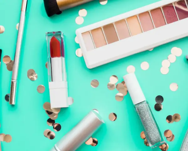 Prawidłowa kolejność makijażu: Od pielęgnacji po utrwalenie