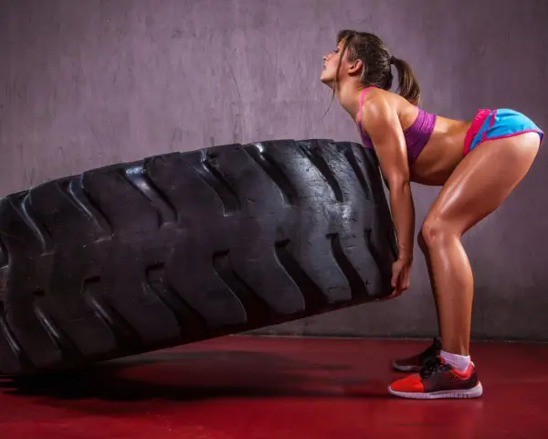 Jak trenować CrossFit? Ekspert radzi: Bezpieczny start dla każdego