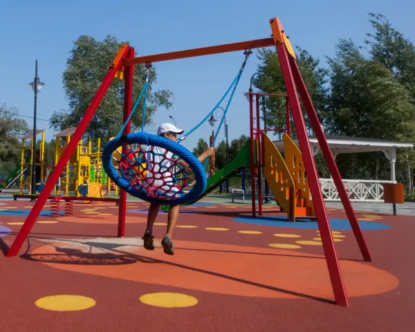 Co na plac zabaw dla dzieci: Kluczowe elementy dla ich rozwoju