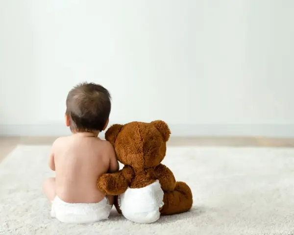 Od kiedy przytulanka dla niemowlaka? Kluczowe informacje dla rodziców