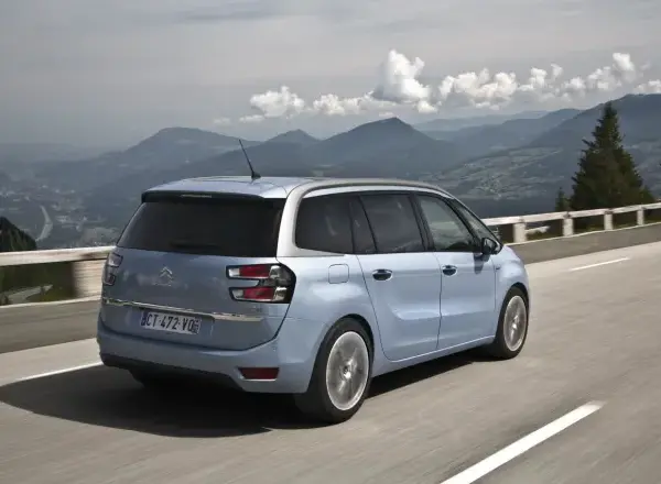 Citroen C4 Grand Picasso: pojemność baku i zasięg. Sprawdź!