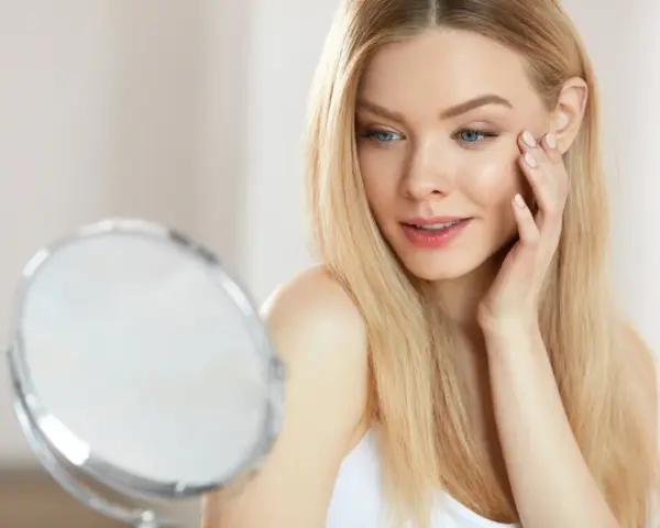 Promienna cera: Jak uzyskać efekt glow? Sprawdzone sposoby