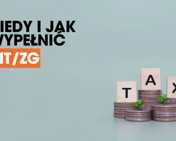 Kiedy i jak wypełnić PIT/ZG? Monety i kostki z literami TAX sugerują temat podatków.
