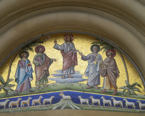 Mosaik zeigt Jesus mit Aposteln, die Schafe hüten. LK 4.