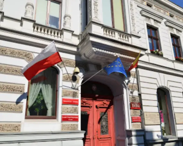 Paszport w Łodzi: Gdzie, jak, ile? Poradnik bez kolejek!