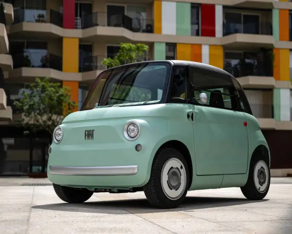 Nowy Fiat Topolino, uroczy miejski samochód, zachwyca swoim designem. Sprawdź jego atrakcyjną fiat topolino cena!
