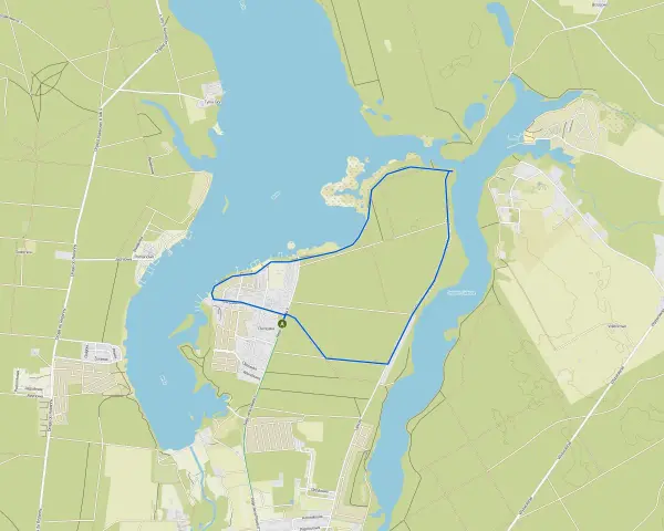 Mapa turystyczna z zaznaczoną trasą wokół **zalewu Koronowskiego**. Widoczne drogi, zabudowania i linie brzegowe.