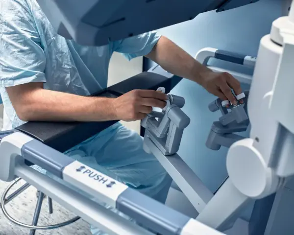 Robot da Vinci refundacja NFZ - jak uniknąć problemów z operacją
