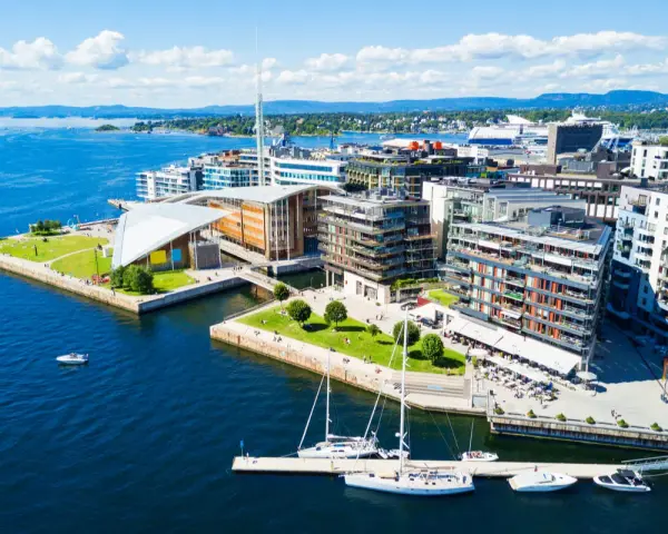 Ile trwa lot do Oslo? Czas lotu z Polski, który Cię zaskoczy