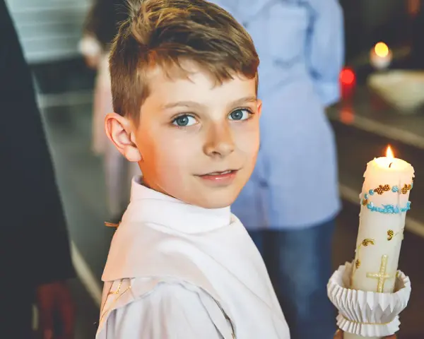 Prezent na Komunię dla chłopca: Tradycja czy nowoczesność? Poradnik
