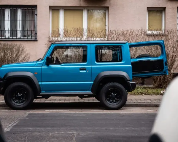 Pojemność baku Suzuki Jimny - ile litrów paliwa naprawdę zmieścisz?