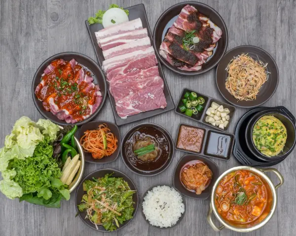 Koreańskie BBQ w domu: Grill, przepisy i sekrety uczty