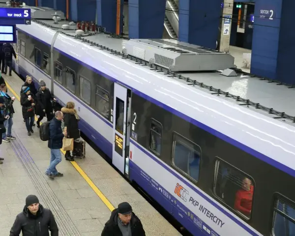 Ile procent zwraca PKP za bilet? Sprawdź, ile stracisz przy zwrocie