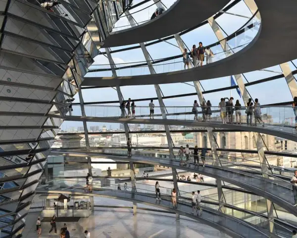 Attrazioni Berlino: Guida Completa per un Viaggio Indimenticabile