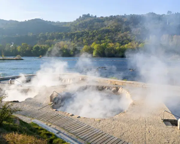 Balnearios en Ourense: ¿Gratis o de pago? Guía completa y comparativa