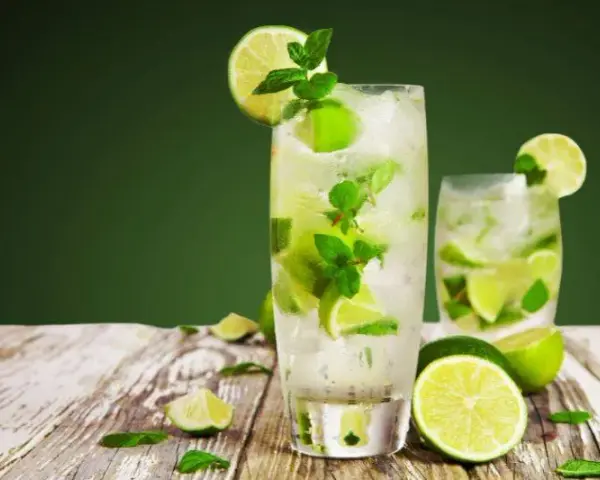 Najlepsze drinki z Bacardi: Proste przepisy na domowe koktajle