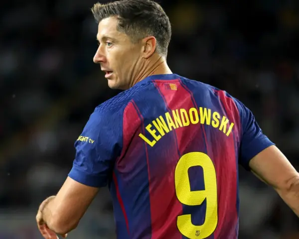 Robert Lewandowski w koszulce FC Barcelona z numerem 9 podczas meczu z Celtą Vigo.