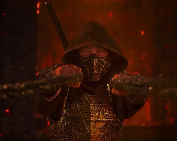 Scorpion w zbroi i kapturze, z mieczem za plecami, gotowy do walki. Kiedy Mortal Kombat 2?