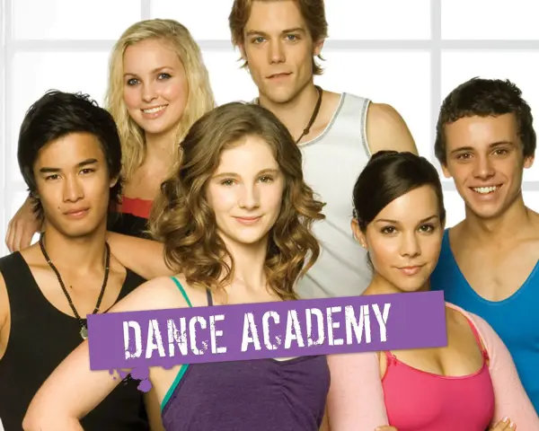 Młodzi tancerze z serialu "Dance Academy" gotowi na wyzwania.