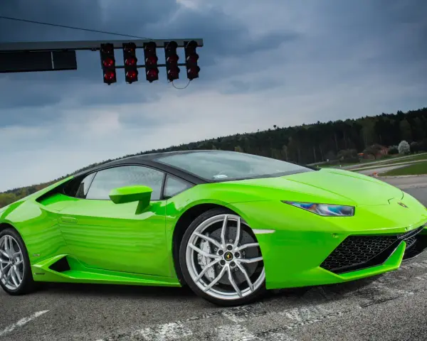 Jak się mówi Lamborghini? Odkryj poprawną wymowę po polsku