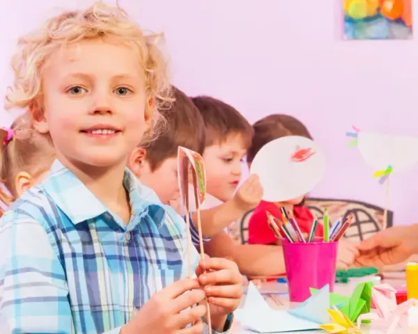 Ile opiekunek na dziecko w żłobku? Oto kluczowe przepisy i normy