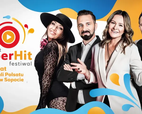 Polsat SuperHit Festiwal: 20 lat festiwali Polsatu w Sopocie. Uśmiechnięci prowadzący i artystka w kapeluszu.