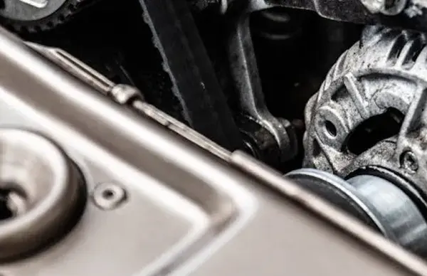 Alternator: Klucz do energii w aucie. Co to, jak działa, awarie?