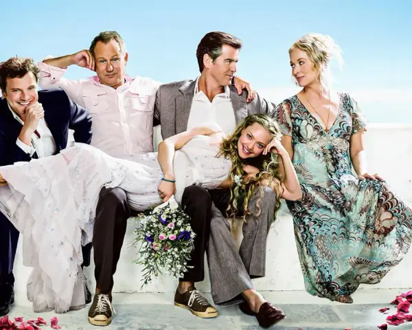 Aktorzy z filmu Mamma Mia: Colin Firth, Stellan Skarsgård, Pierce Brosnan, Amanda Seyfried i Meryl Streep.