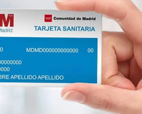 Tarjeta sanitaria de la Comunidad de Madrid donde aparece el número de la seguridad social y datos del titular.