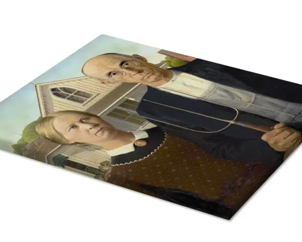 Ikoniczny obraz "American Gothic" przedstawia parę farmerów przed domem w stylu wiktoriańskim. Mężczyzna trzyma widły.