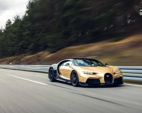Bugatti Chiron ile do setki? Zaskakujące przyspieszenie 2,4 sekundy