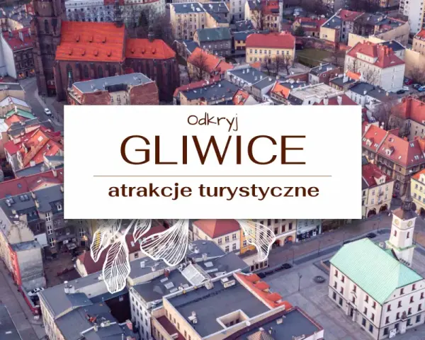 Widok z lotu ptaka na rynek w Gliwicach z widocznymi zabytkowymi kamienicami i wieżą ratuszową. Odkryj Gliwice i jego atrakcje turystyczne.