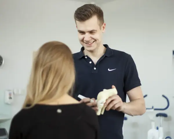 Fizjoterapia: AWF czy UMED? Wybierz idealną ścieżkę dla siebie!