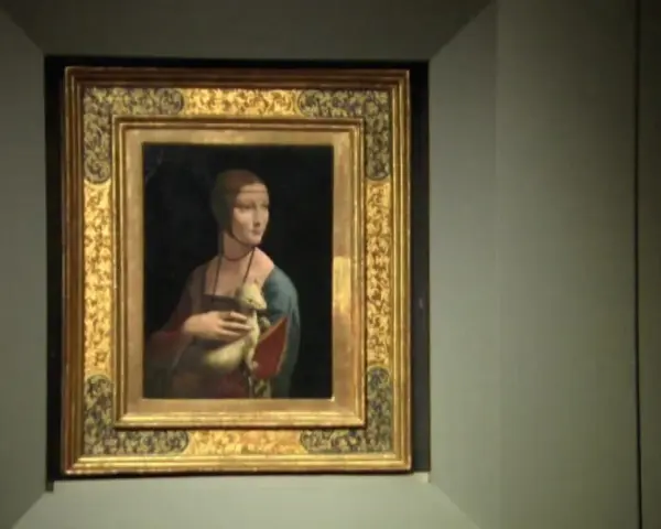 Dama z łasiczką, obraz Leonarda da Vinci, prezentuje młodą kobietę trzymającą w ramionach białego zwierzątko.