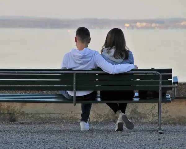 Jak się przywitać na pierwszej randce, by zrobić dobre wrażenie