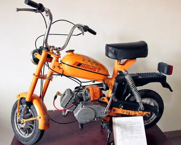 Jak wygląda motorower? Odkryj różnice w stylach i designie