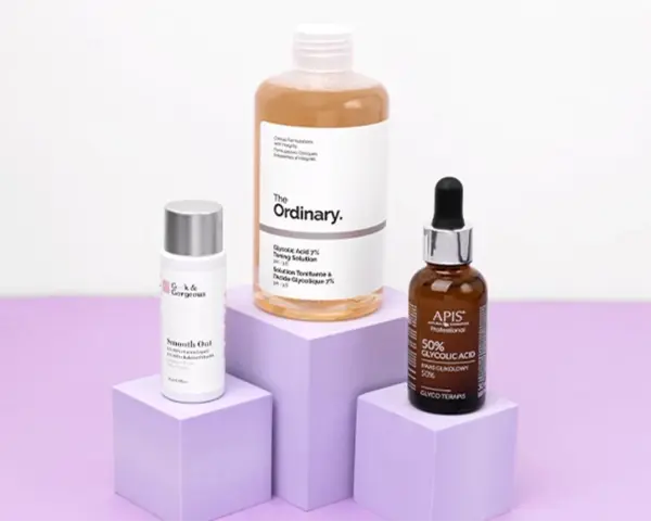 Produkty z kwasem glikolowym od The Ordinary, APIS i G&G. Efekty jak z transparent lab.