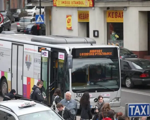 Dojazd na lotnisko Katowice z Warszawy: Szybko, tanio, wygodnie?
