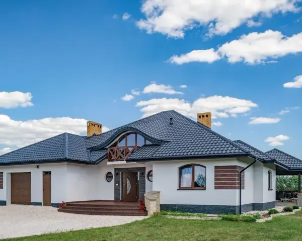 Jaka grubość blachy na dach? Wybierz najlepszą dla swojego domu