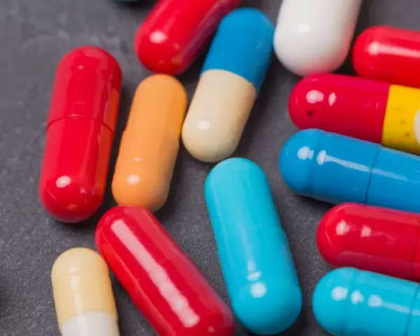 Jaki antybiotyk na ból gardła? Poznaj skuteczne opcje leczenia