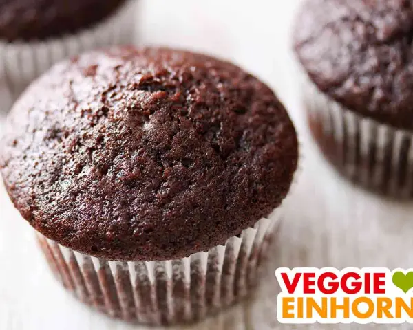 Saftige vegane Schokomuffins, perfekt für jeden Anlass. Ein Genuss für alle!
