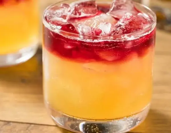 Najlepsze przepisy na dobry drink z whisky, które zaskoczą Twoich gości