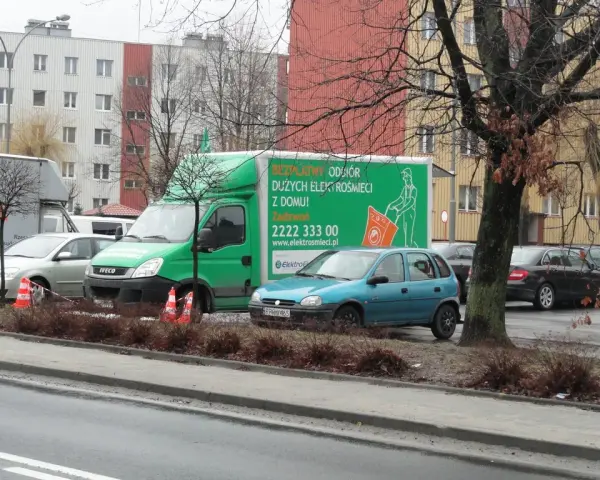 Samochód który zbiera elektrośmieci z osiedla - jak skorzystać z usługi?