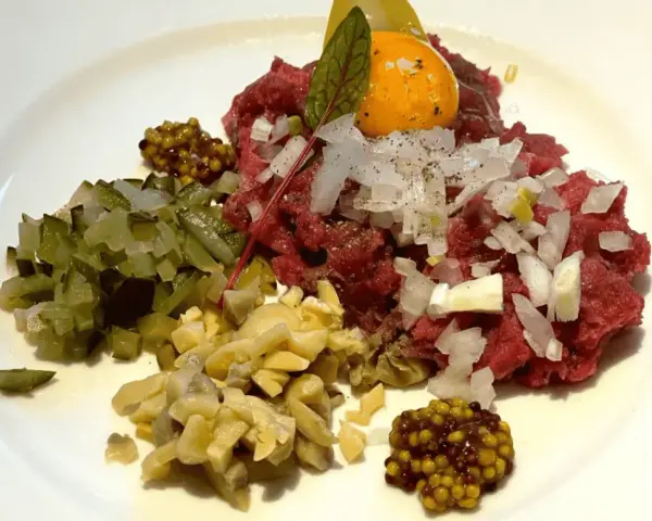 Gdzie zjeść w Stroniu Śląskim? Odkryj najlepsze restauracje i dania