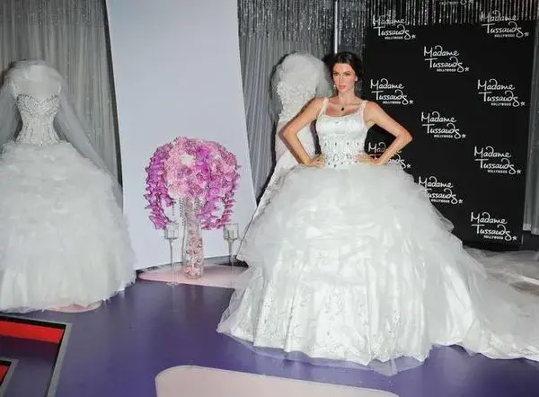 Suknie ślubne Kim Kardashian: Givenchy, Vera Wang i Twój idealny look