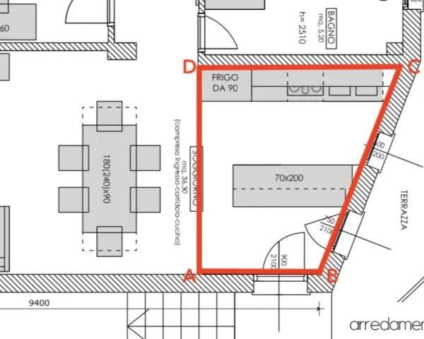 Planimetria con area evidenziata in rosso, utile per capire come si calcola il metro quadro di un soggiorno.