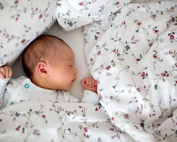 Koniec z nieprzespanymi nocami! Jak usypiać niemowlaka?