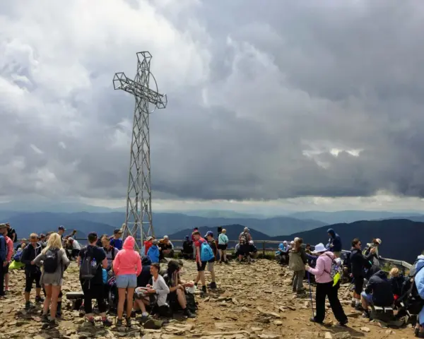 Ile km szlak na Tarnicę? Sprawdź długości tras i czas przejścia