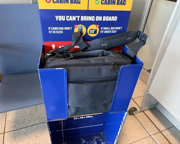 Ryanair: Bagaż podręczny bez stresu? Wymiary i zasady