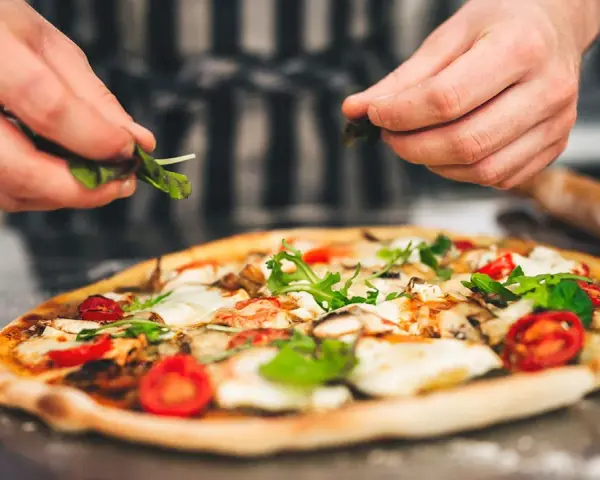 Masa de pizza: Recetas creativas saladas y dulces que te sorprenderán